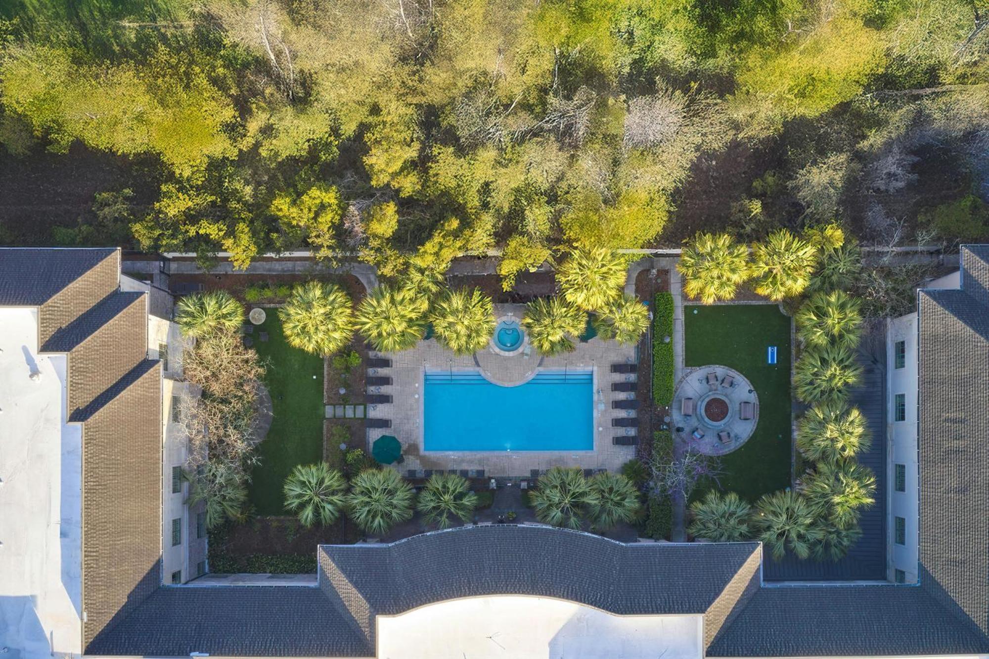 Courtyard Charleston Mount Pleasant Hotel Bagian luar foto